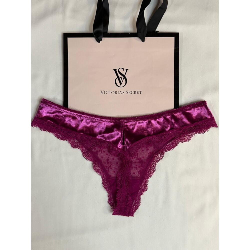 NWT Victoria’s Secret Vintage Dream Angels Lace Thong – Purple – Size XS – 2018 - Picture 4 of 9